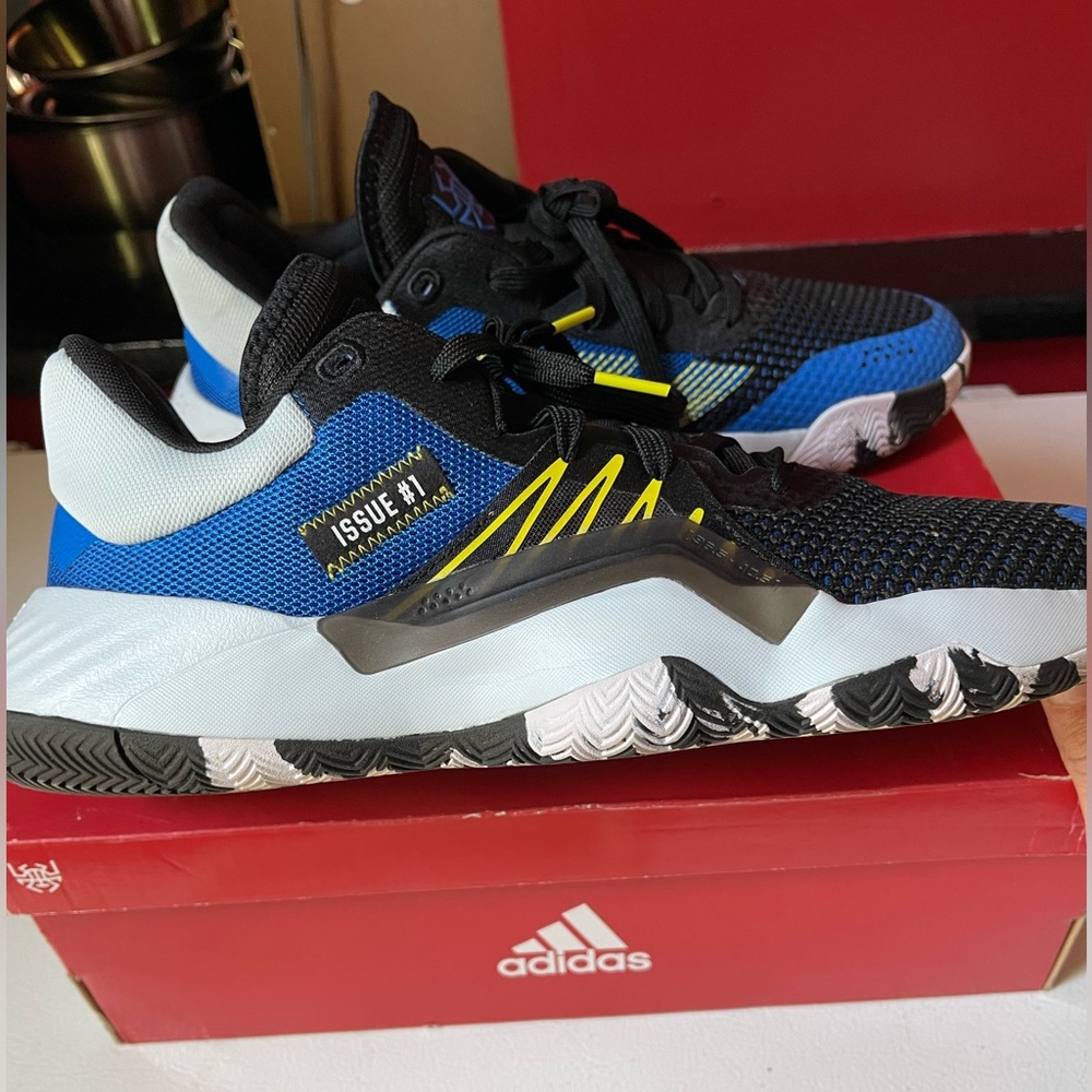 Adidas D.O.N Issue 1 Size 11 worn once. No signs of wear at all.